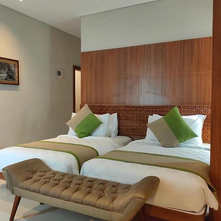 Wyndham Garden Yogyakarta Hotel Conference & Action Park Sleman  Exterior foto