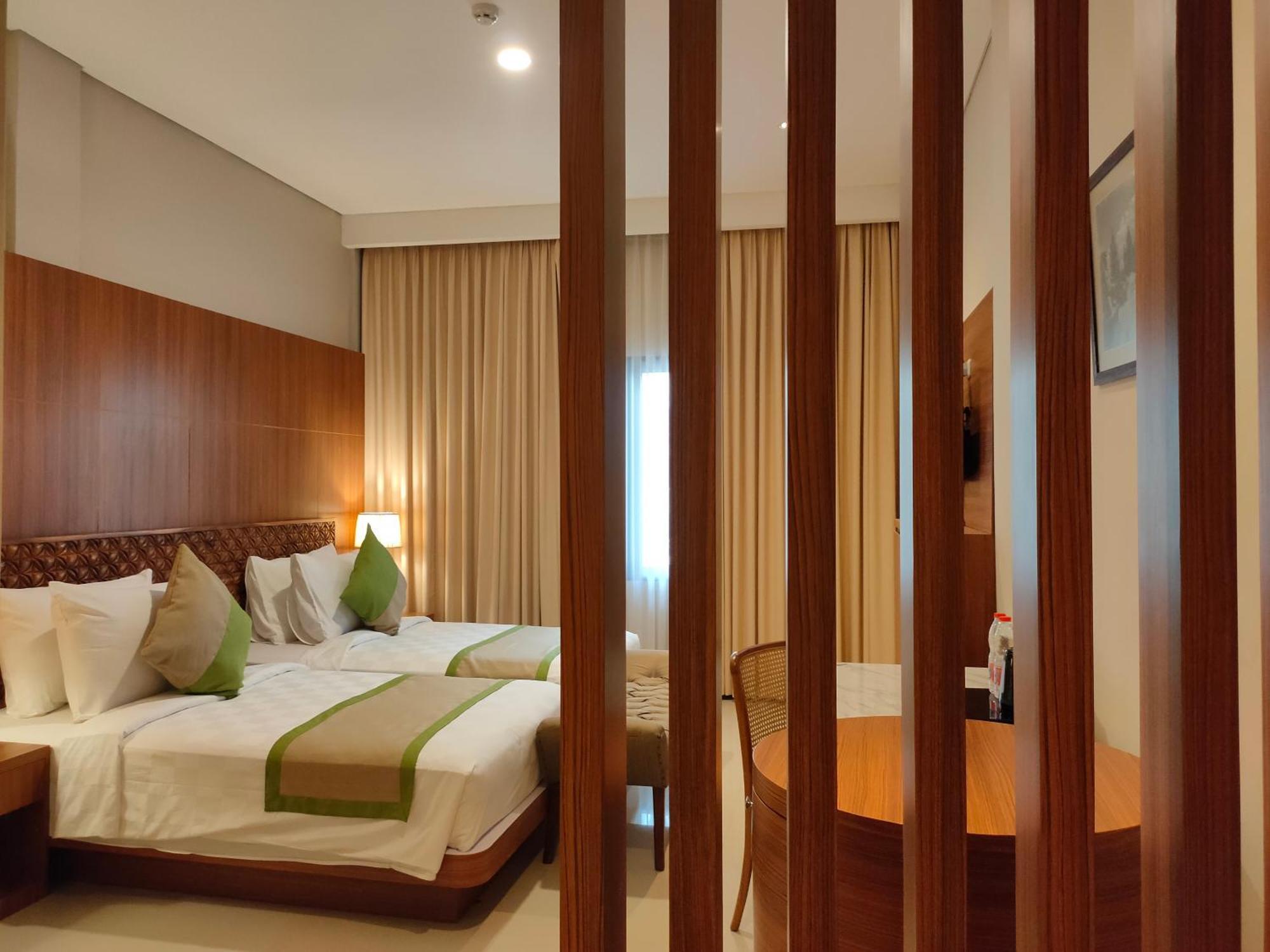 Wyndham Garden Yogyakarta Hotel Conference & Action Park Sleman  Exterior foto