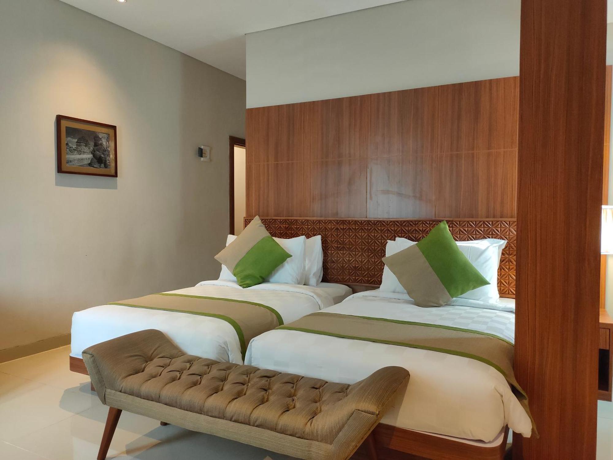 Wyndham Garden Yogyakarta Hotel Conference & Action Park Sleman  Exterior foto