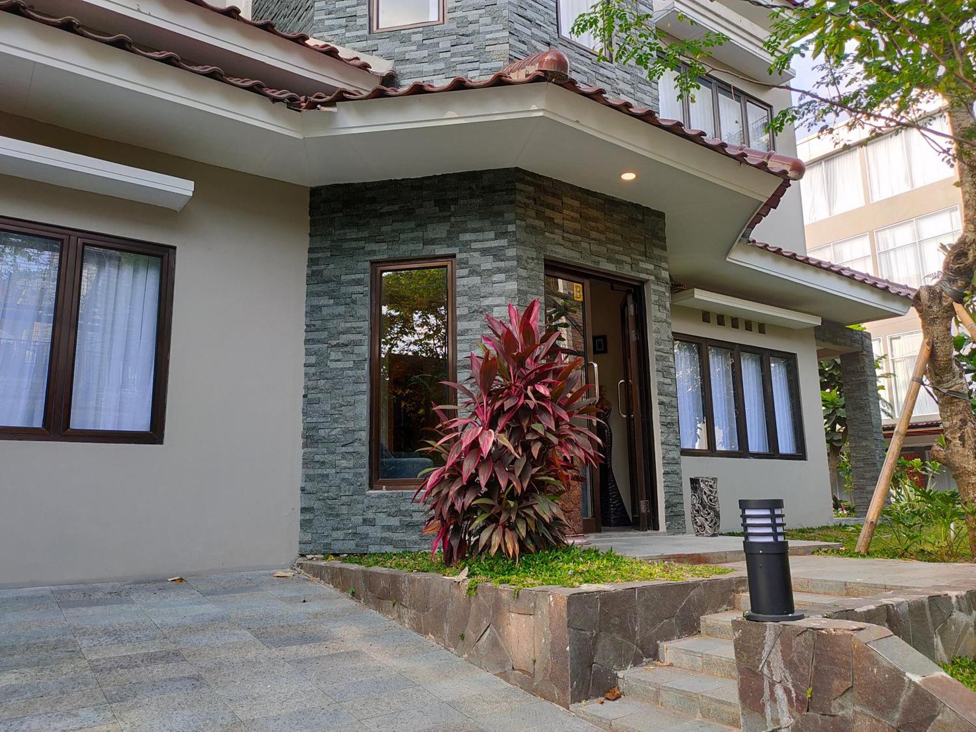 Wyndham Garden Yogyakarta Hotel Conference & Action Park Sleman  Exterior foto