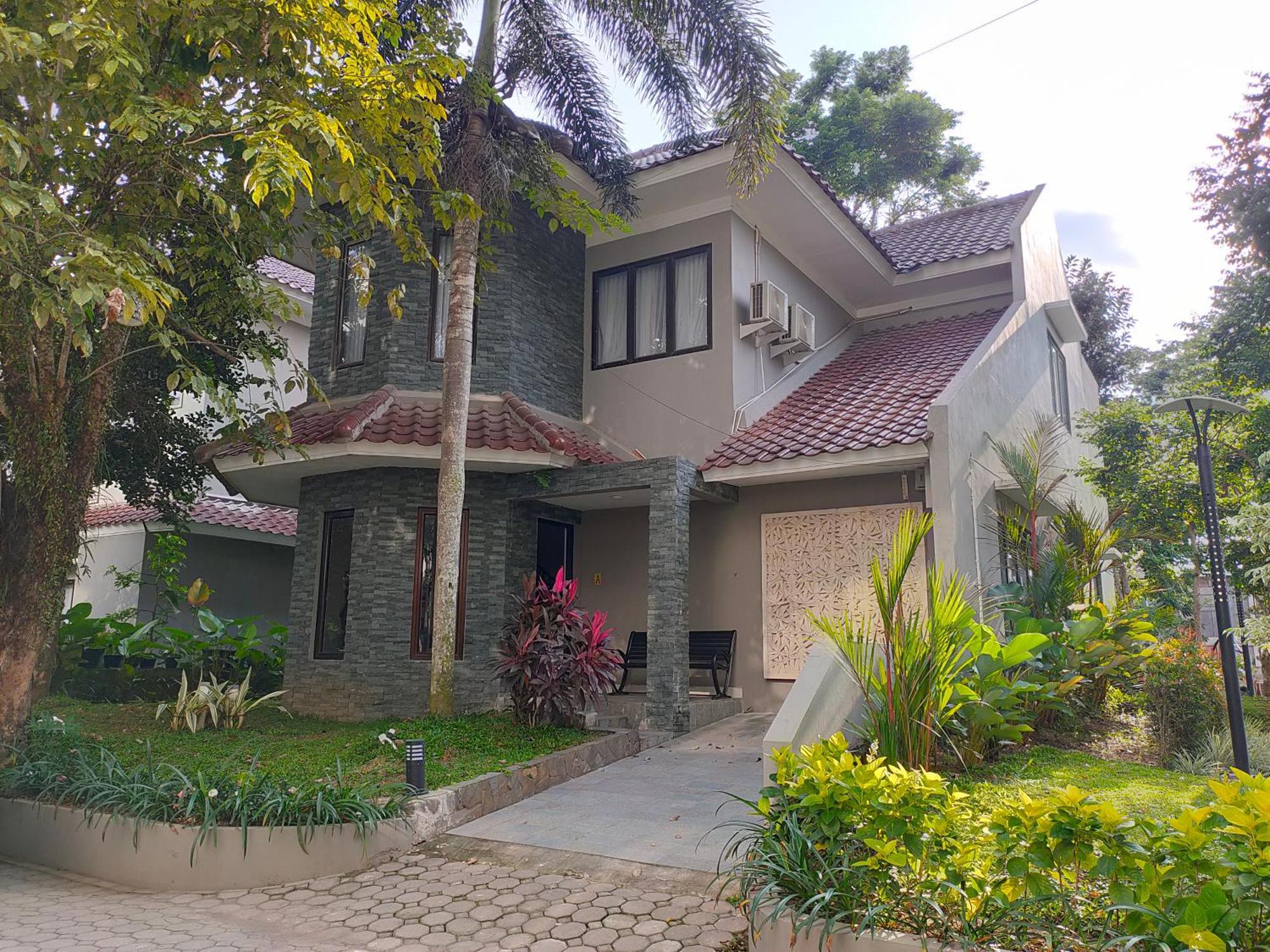 Wyndham Garden Yogyakarta Hotel Conference & Action Park Sleman  Exterior foto