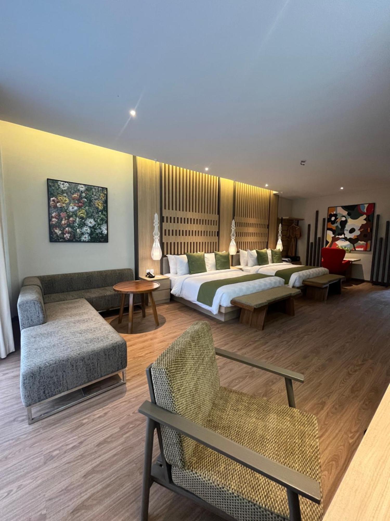 Wyndham Garden Yogyakarta Hotel Conference & Action Park Sleman  Exterior foto